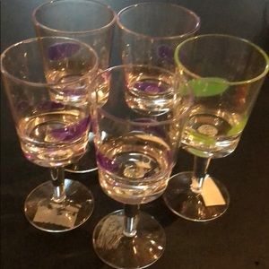 Set of 5 plastic wine glasses
